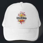 Personlig GRANDMA Nana Mimi Gigi Mors dag Keps<br><div class="desc">Söt GRANDMA Truckerkeps för Mors dag med ANPASSADE TEXT för namn av barnbarn. I designen visas GRANDMA i stort kollegialt typsnitt, och olika namn för farmor, t.ex. Mimi, Nana, Gigi, Oma, Abuela, osv. i en cirkel. Under GRANDMA kan du PERSONALISERA genom att lägga till namn i barnbarn (totalt cirka 30...</div>