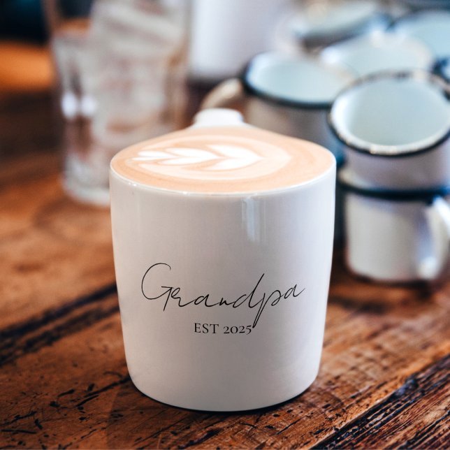 Personlig Grandpa EST 2025 Minimalist Espressomugg (Skapare uppladdad)