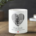 Personlig Grandpa Photo Mugg | Bästa morfar någons<br><div class="desc">Gör morfars kaffeögonblick extra meningsfulla med det här anpassningsbarna fotot mugg. Med ditt favoritfoto i en hjärtform, den söta namn "Olivias morfar" och det djärva budskapet "Bästa morfar någonsin" är det perfektens sätt att fira kärlek och familj varje dag. En tankfull gåva till Far Dag, födelsedagar eller just därför att...</div>