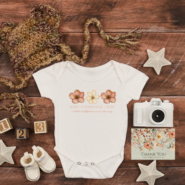 Personlig Gravid - meddelande om Wildblomma T Shirt (Skapare uppladdad)