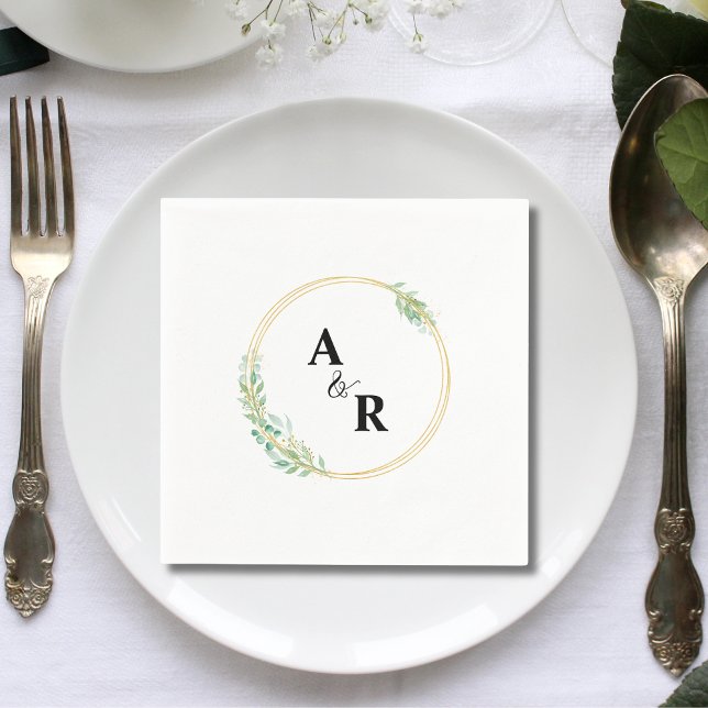 Personlig Grönskande Monogram Bröllopsdrink Pappersservett (Personalized greenery monogram wedding cocktail napkins add fresh elegant charm to receptions.)