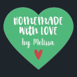 Personlig Grönt Homemade med Kärlek Hjärtformat Klistermärke<br><div class="desc">En personlig "homemade with kärlek"-dekal på en hjärtformade färgad av grönt. Gör det till din egen genom att lägga till din egen namn. En söt som avslutar beröring för alla handgjorda presenter. Designad av Blackberry Boulevard.</div>