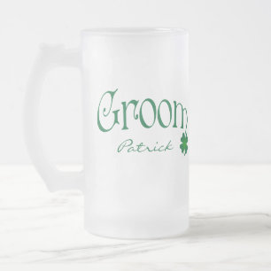 Personlig Grönt Shamrock Groom Beer Stein Frostat Ölglas