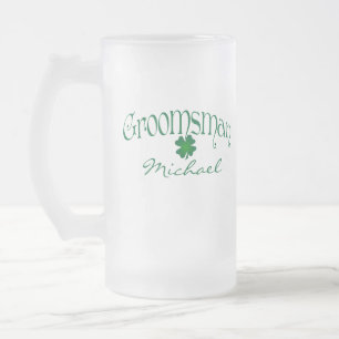 Personlig Grönt Shamrock Groomsman Beer Stein Frostat Ölglas