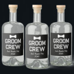 Personlig Groom Crew Bachelor Party Black Stag Spritflaskor Etikett<br><div class="desc">Perfekt personlig Liquor flaska-etiketter för Marskalkar eller deltagare i reklampartiet! Anpassa dem till namn och party,  eller ta bort texten helt och hållet. Har en vit nackslips och sportig text.</div>