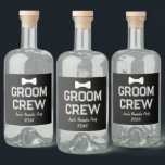 Personlig Groom Crew Bachelor Party Black Stag Spritflaskor Etikett<br><div class="desc">Perfekt personlig Liquor flaska-etiketter för Marskalkar eller deltagare i reklampartiet! Anpassa dem till namn och party,  eller ta bort texten helt och hållet. Har en vit nackslips och sportig text.</div>