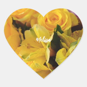 Personlig gul ros romantisk blommigt hjärtformat klistermärke