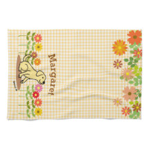 Personlig gula Labrador och många blommor