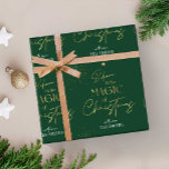 Personlig Guld Calligraphy Namn Grönt Presentpapper<br><div class="desc">Fyll i julklapparna med en elegant i personlig papper. Denna lyxiga grönt och guld Helgdag Gift Wrapping Papper innehåller guld-effektens kalligrafi Julgran,  guld glitter med modernt skriptteckensnitt med utrymme för din familj namn.</div>