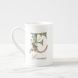 Personlig guldbokstavsinitial E med blommor Benporslin Mugg