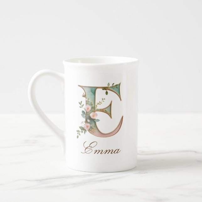 Personlig guldbokstavsinitial E med blommor Benporslin Mugg (Vänster)