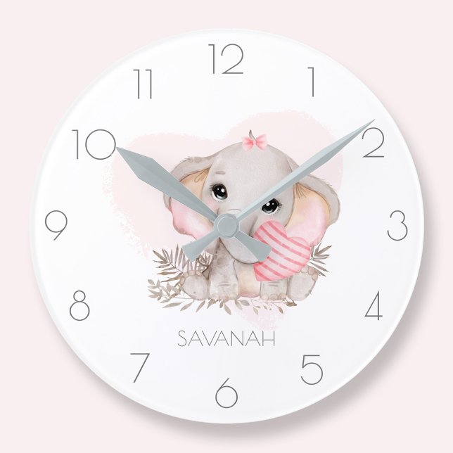 Personlig, gullig elefantflicka rosa runt klockan rund klocka (Personalized cute elephant girl pink round clock)