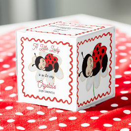 Personlig gynnas av babyduschen. presentaskar