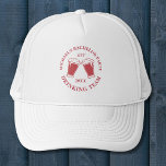 Personlig Hat | Drinking Team Bachelor Helg Keps<br><div class="desc">Personlig Hat | Att dra ut på Personligen Bachelor Helg är perfektens nyckelord för dina vänner att minnas din speciella dag. Skål för en roligt och en minnesvärd reklamfest! Lägg till anpassningsbarnas ordalydelse i den här designen genom att använda rutorna "Redigera den här designmallen" på objektets höger eller klicka på...</div>