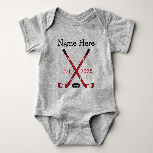 Personlig Hockey Baby Namn, födelseår vid T Shirt (Framsida)