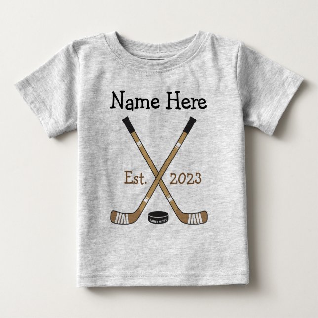 Personlig Hockey Baby Namn födelsedag Born T Shirt (Framsida)