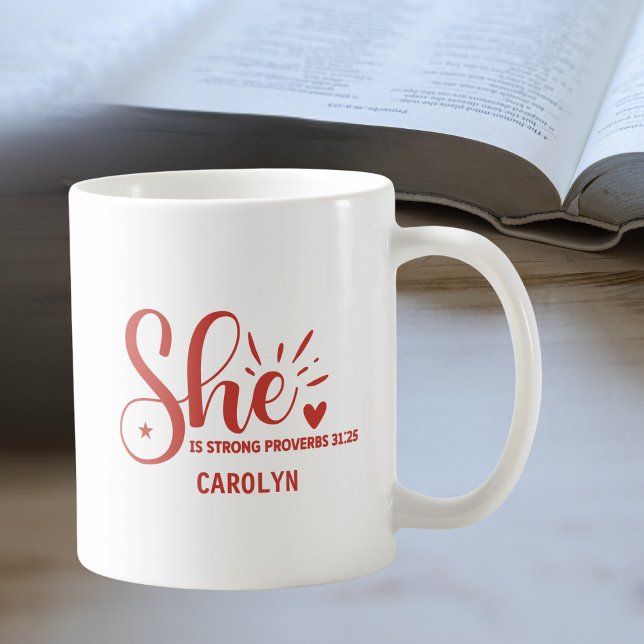 Personlig Hon är Strong Red Heart Proverb Woman Kaffemugg (Skapare uppladdad)