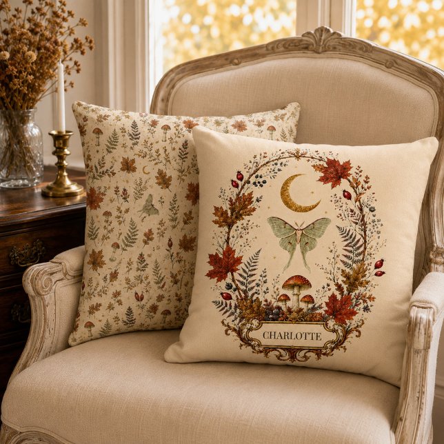 Personlig höst Luna Moth Häxig Botanisk  Kudde (Personalized Autumn Luna Moth Witchy Botanical Throw Pillow)