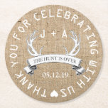 Personlig Hunt är över bröllopsförmån Underlägg Papper Rund<br><div class="desc">"TACK FÖR ATT KUNNA KUNNA BLI MED OSS!" Rustic Wedding Favor Party Papper Underlägg. Lägg till parets namn och datum. Anpassa den eller klicka på knappen "anpassa" för att få alla redigeringsalternativ.</div>