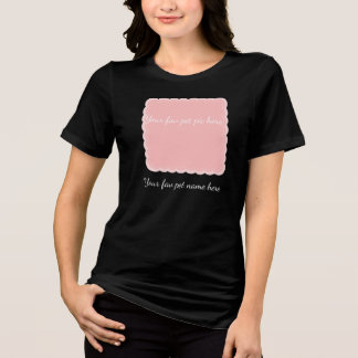 Personlig husdjursfoto i rosa scalloped ram t shirt