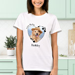 Personlig I Kärlek - mitt Hund, hjärt- och kärlfot T Shirt<br><div class="desc">Ta med dig din bästa vän med dig överallt du följer med den här anpassningsbarna, hund älskare-skjortan! Ett måste finnas för varje hund älskare, hund och hund! En roligt "I Kärlek My Hund" ... Anpassa med din hund favoritfoto och namn. COPYRIGHT © 2022 Judy Burrows, Black Hund Art - Med...</div>