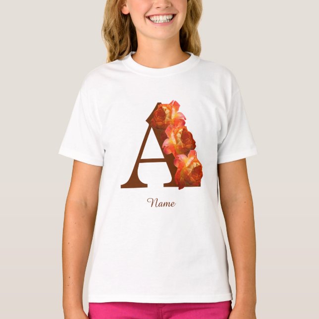Personlig initial A monogram med orange ros T Shirt (Framsida)