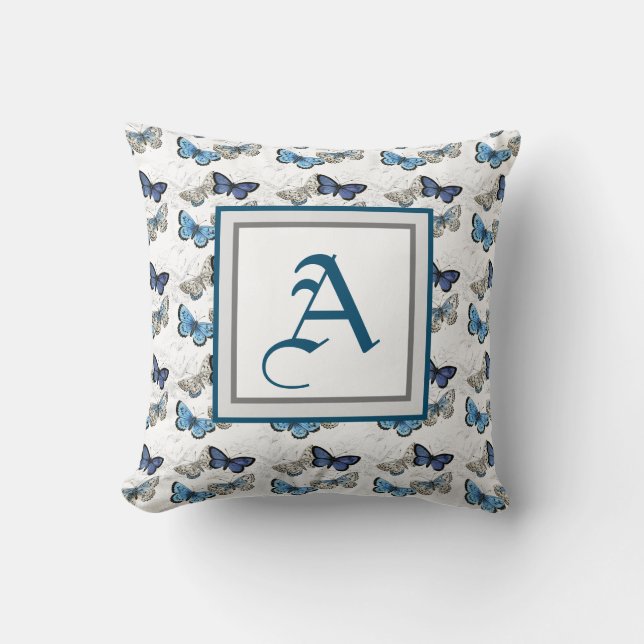 PERSONLIG INITIAL BUTTERFLY PILLOW IN BLUES KUDDE (Framsida)