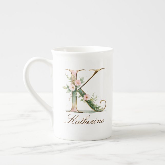 Personlig Initial K i Guld med Blommönster Benporslin Mugg (Vänster)
