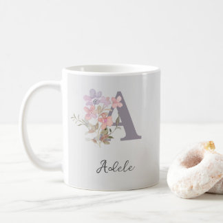 Personlig initial mugg: Blommig bokstavsdesign Kaffemugg