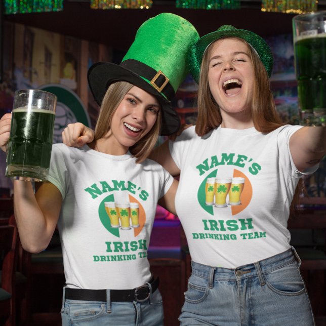 Personlig Irish Drinking Team 3 Kvinnor T Shirt (Cheers to St. Patrick's Day with our Irish Drinking Team t-shirts. Order today!)