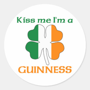Personlig Irish Kiss Me Jag är Guinness Runt Klistermärke