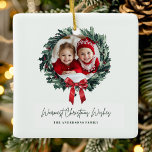 Personlig Julandetag med Photo & Namn Julgransprydnad Keramik<br><div class="desc">Firar omhuldade minnen med den här Personligen julandedekorationen, med ditt foto och namn omringad av en frisk helgdag andedräkt. Perfekt för att tillägga Julgran eller klinga till nära och kära, denna anpassningsbar prydnad är ett vackert sätt att hedra minnet av speciella ögonblick. Utformad med högkvalitativa material är denna dekoration både...</div>