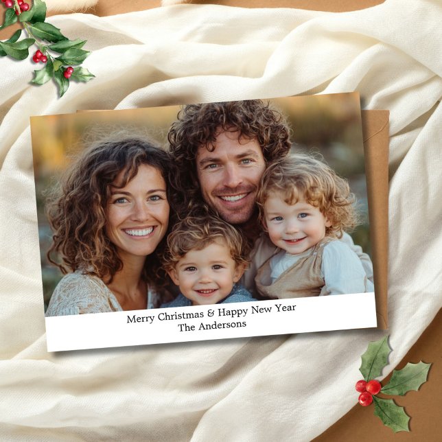 Personlig julkort med foto (Family Photo Christmas Card Personalize it with your own text and photo.)