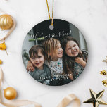 Personlig Kärlek Du Mimi-fotohandskriven Julgransprydnad Keramik<br><div class="desc">Fira Mimi med den här personligen "We Kärlek You Mimi", som har en vacker, handskriven typografi och ett omhuldat familjefoto. Oavsett om hon heter Mimi, Nana eller ett annat speciellt namn kan all text anpassas helt för att skapa en enkel nyckelfråga. Perfekten för helgdagarna är detta prydnadsämne ett tänkbart sätt...</div>