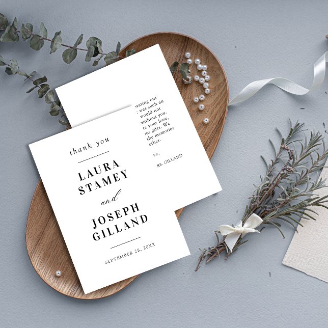 Personlig klassisk svart-vit bröllopsfest tack kort (Classic black and white wedding thank you card expresses heartfelt gratitude with elegance)