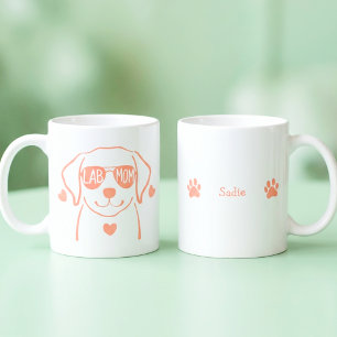 Personlig Labrador-mamma-mugg i laxrosa Kaffemugg