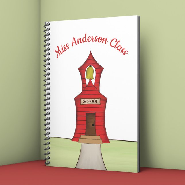 Personlig lärare Skolhus Klass anteckningsbok (Personalized teacher notebook with red schoolhouse illustration and custom class name.)