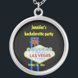 Personlig Las Vegas Silverpläterat Halsband<br><div class="desc">Ett Las Vegas halsband som är designat för raddaalternativ för personligval,  att fira något tillfälle från en möhippa till en födelsedag.</div>