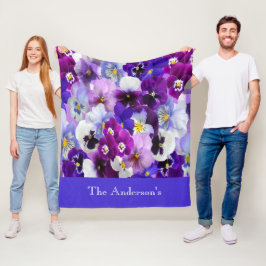 Personlig lila blå vit blommande penséblomma fleecefilt
