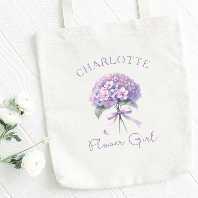 Personlig Lila Hydrangea Bow Flower Girl Tygkasse (Celebrate your flower girl with this personalized hydrangea tote—sweet and elegant.)
