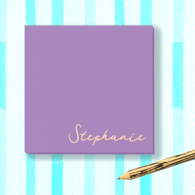 Personlig Lila Skript Skriva upp fästanteckningar Post-it Block (Zazzle Personalized Purple Script Post it Sticky Notes)