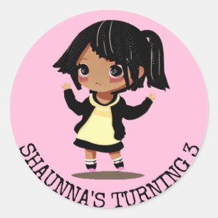 Personlig Little Tecknad Girl Rosa Birthday Runt Klistermärke