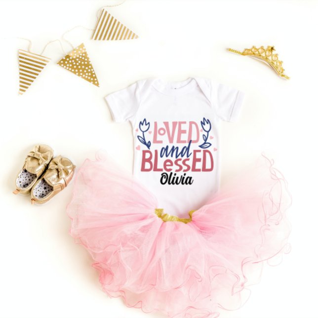 Personlig Loved and Blsed Girl T Shirt (Personalized Loved Blessed Baby Bodysuit)