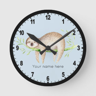 Personlig Lycklig Sloth Rund Klocka