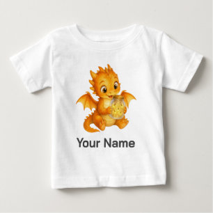Personlig magisk drak som håller eldflugor i en bu t shirt