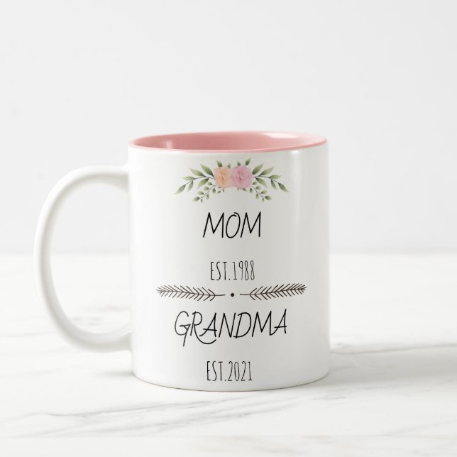 Personlig Mamma Grandma Est Anpassningsbar Year, b Två-Tonad Mugg (Vänster)