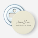 Personlig Man of Honor i Cream  Flasköppnare<br><div class="desc">Skapa en personlig barnyckel/flasköppnare för alla speciella personer på din bröllopsdag. Namnet och titeln kan anpassas för att passa dina exakta behov/formulering.</div>