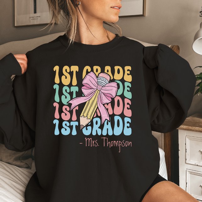 Personlig med Namn First Klass Lärares Anpassnings T Shirt (Skapare uppladdad)