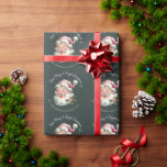 Personlig Merry Rosa jultomten retro Presentpapper<br><div class="desc">Vintage Rosa Helgdag med en vattenfärg som leker rosa Santa,  personlig med ditt namn.</div>