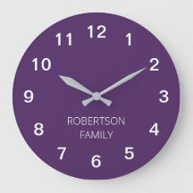 Personlig minimalistisk mörklila väggklocka